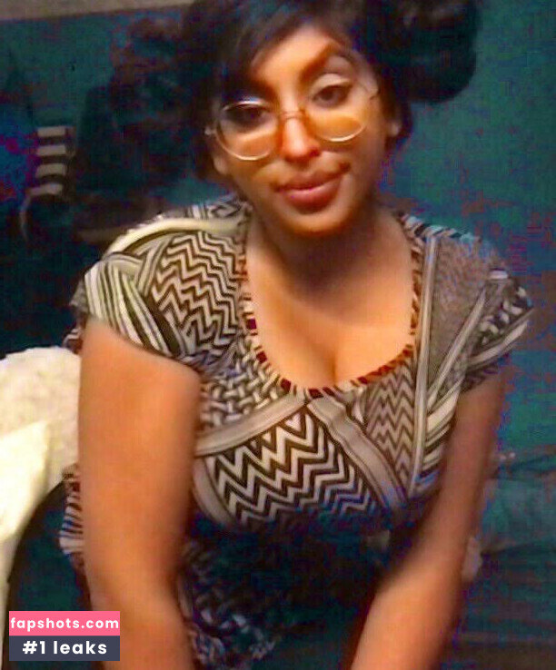 Ninathepony gallery photo #34