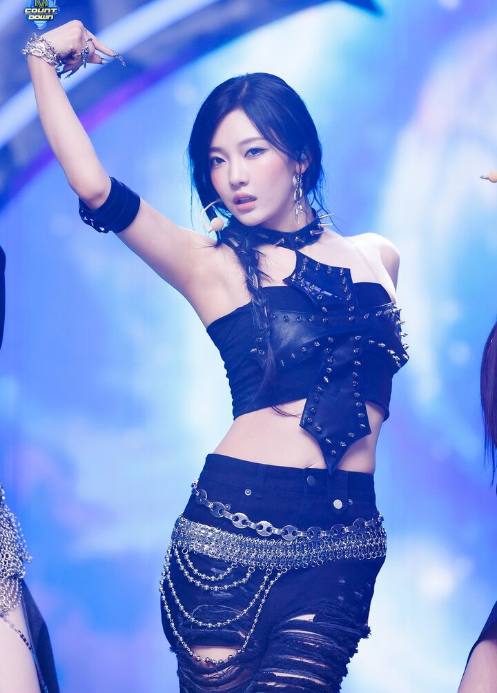 ningning-aespa gallery photo #178