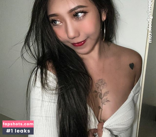 Nini gallery photo #3