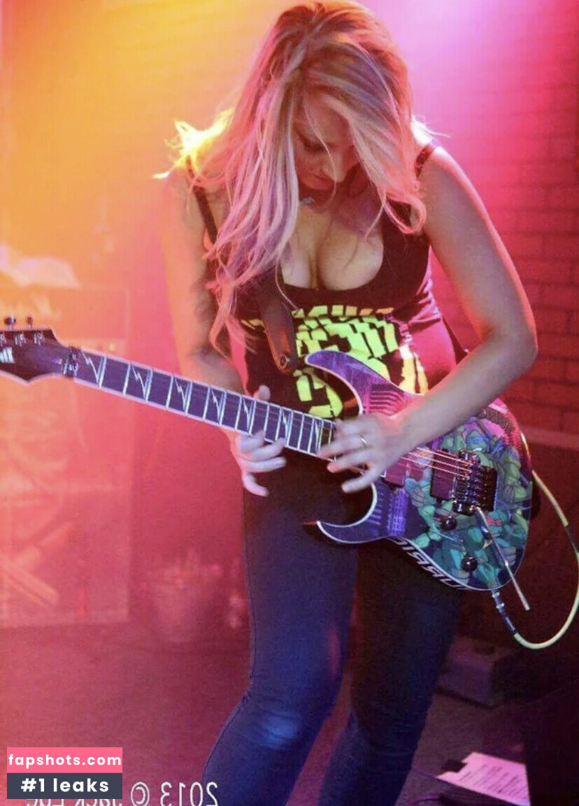 Nita Strauss Nude Leaks OnlyFans Photos #2 - Fapshots