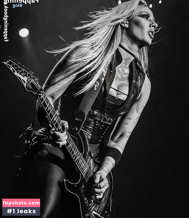 Nita Strauss Nude Leaks OnlyFans Photos #17 - Fapshots