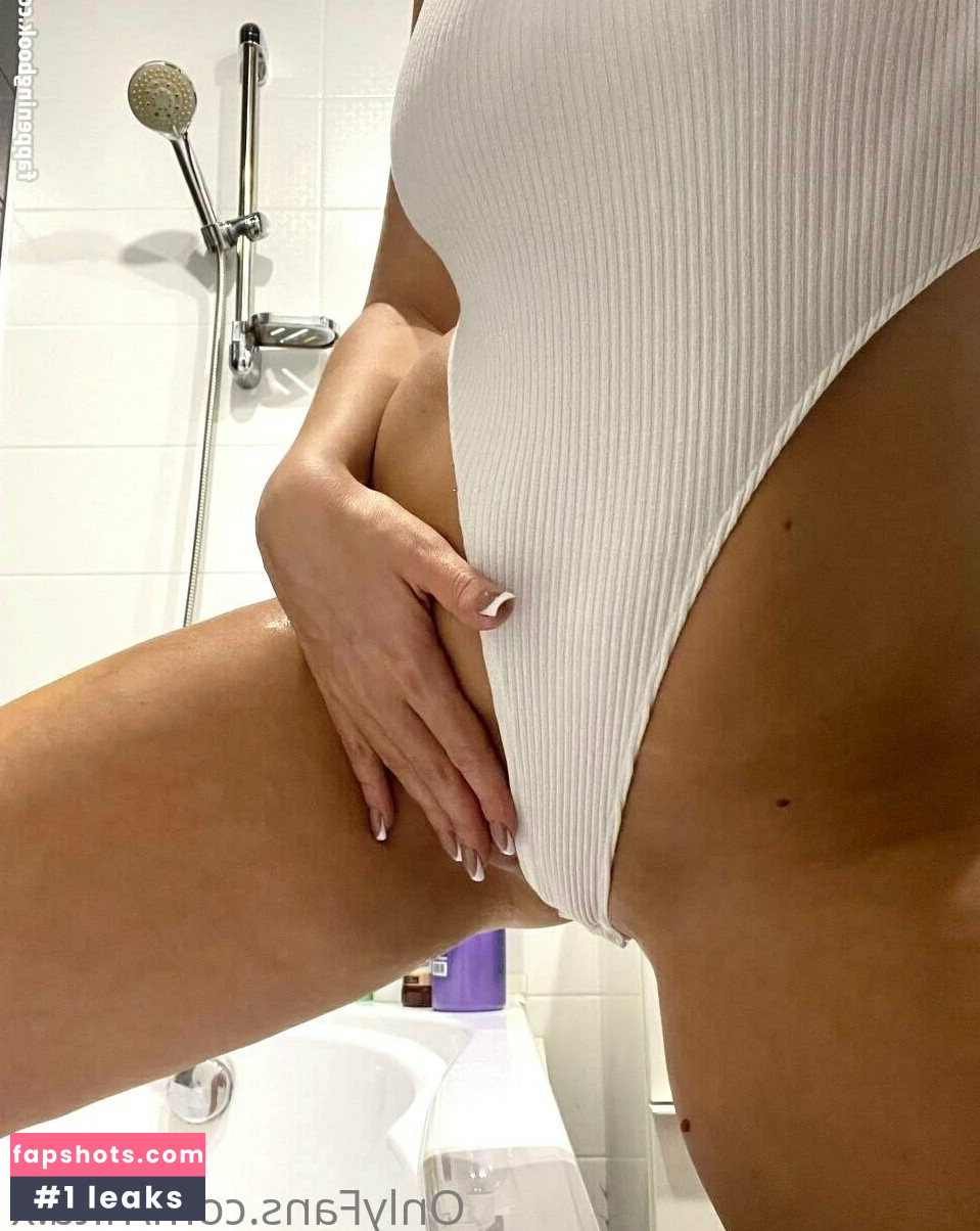 nita.x gallery photo #19