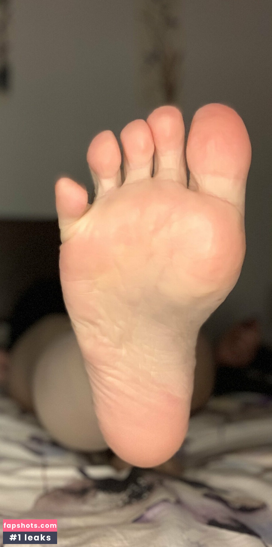 nixie_feetsie gallery photo #6