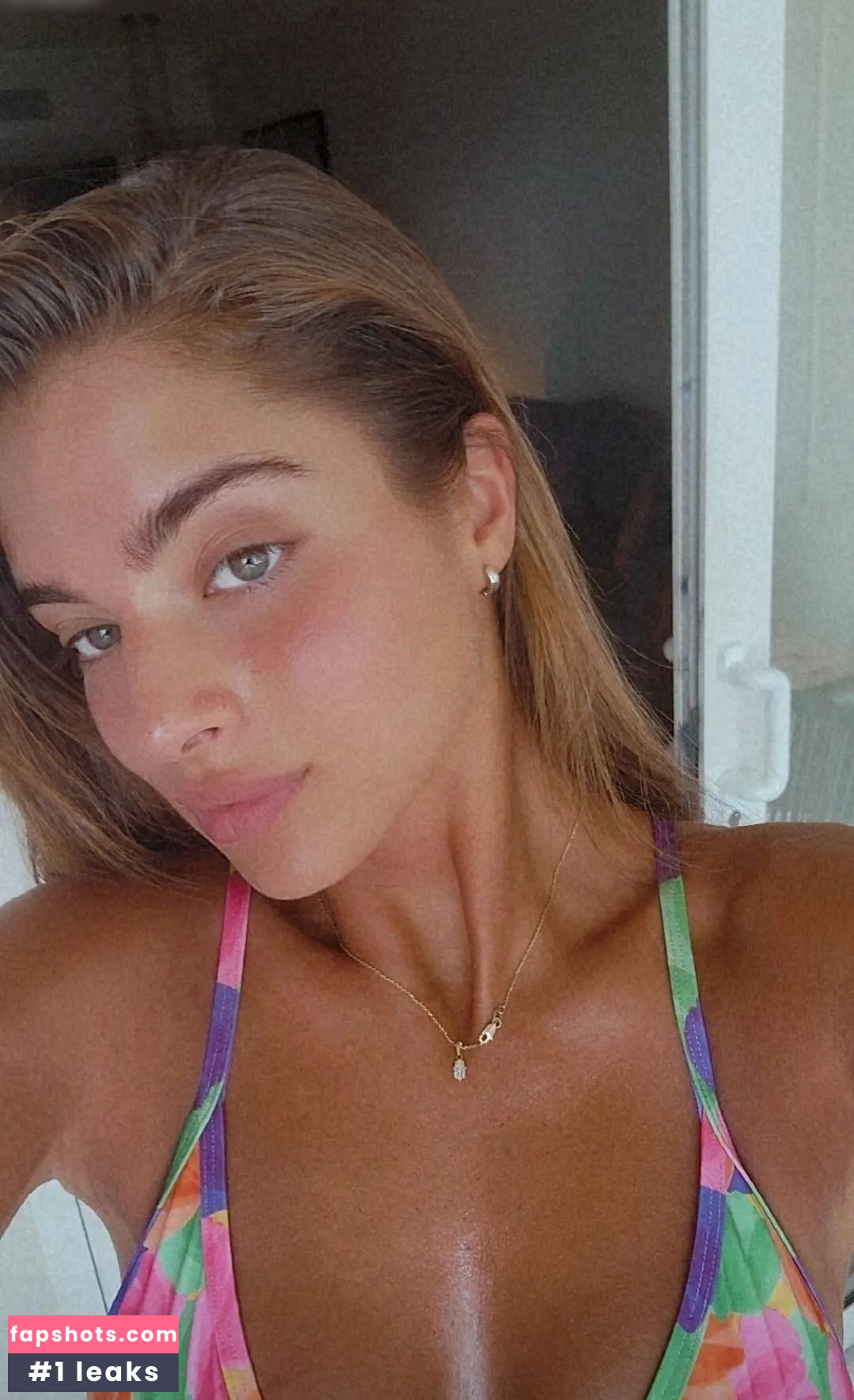 Noa Kirel gallery photo #25