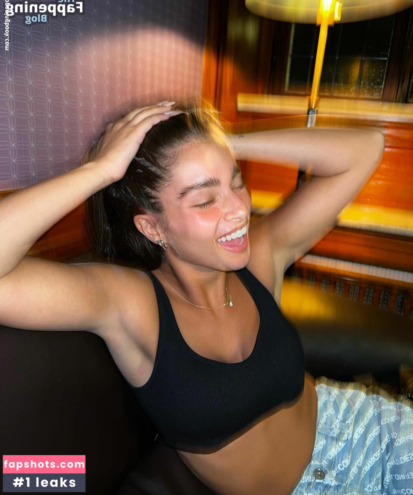 Noa Kirel gallery photo #49