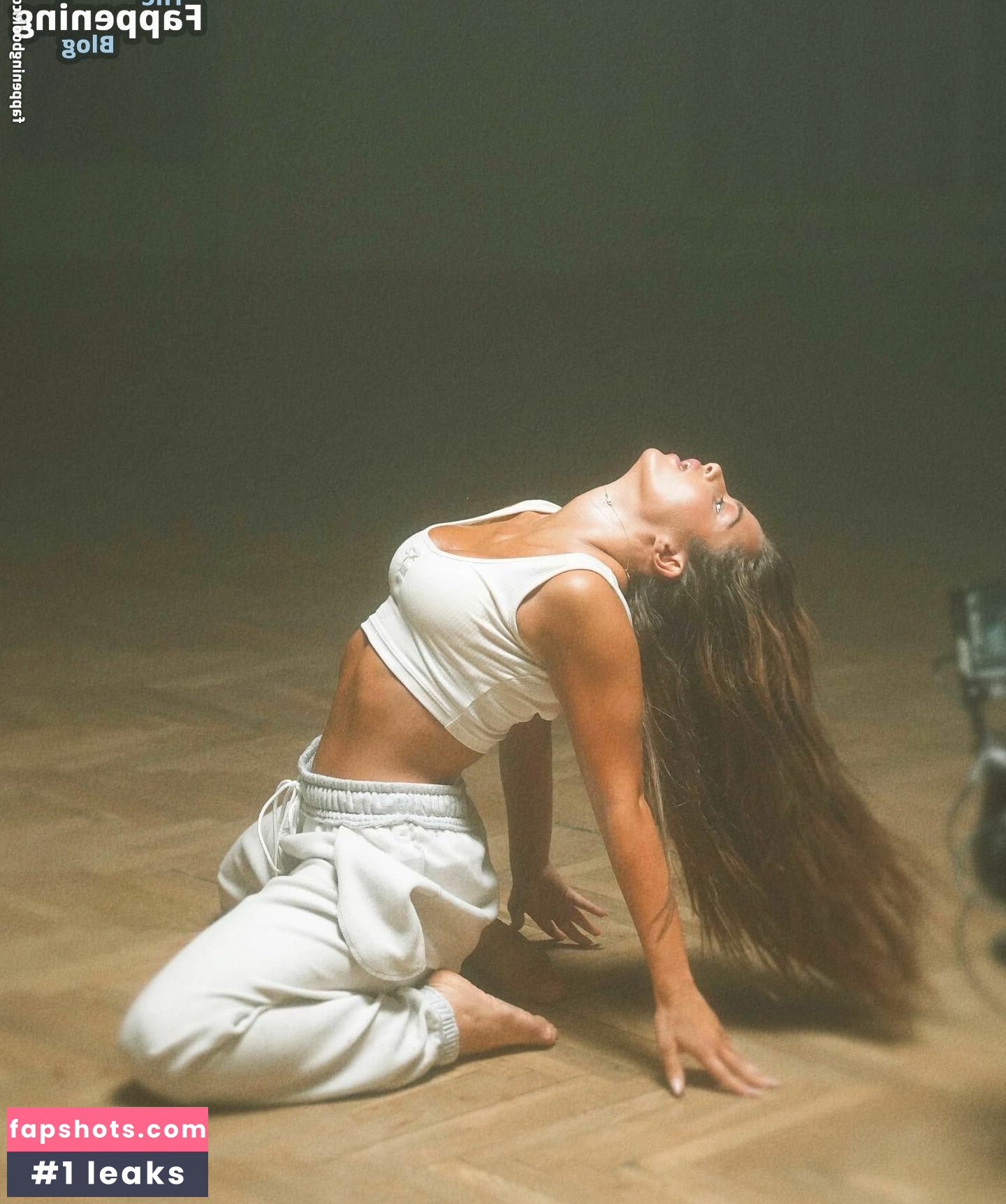 Noa Kirel gallery photo #67