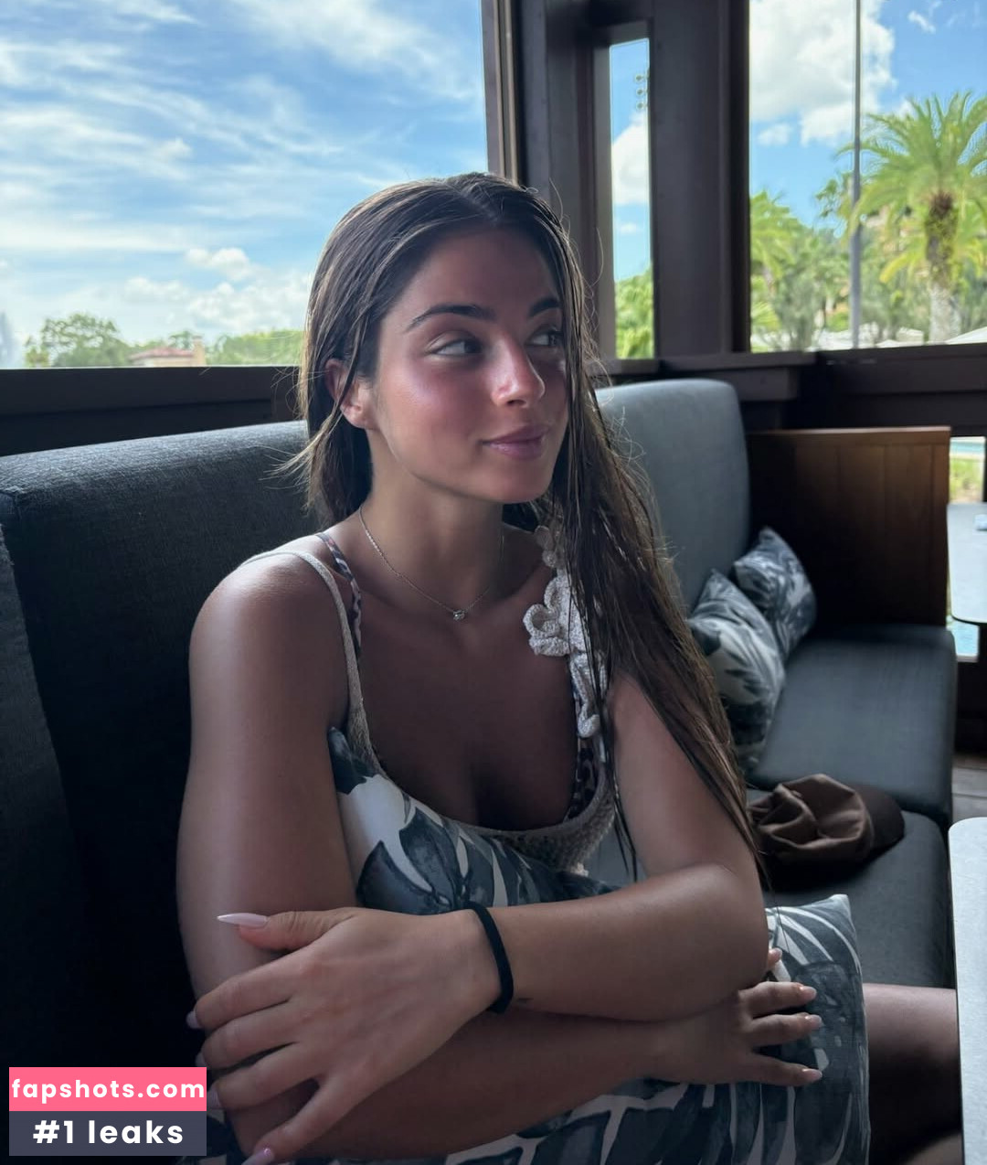 Noa Kirel gallery photo #10