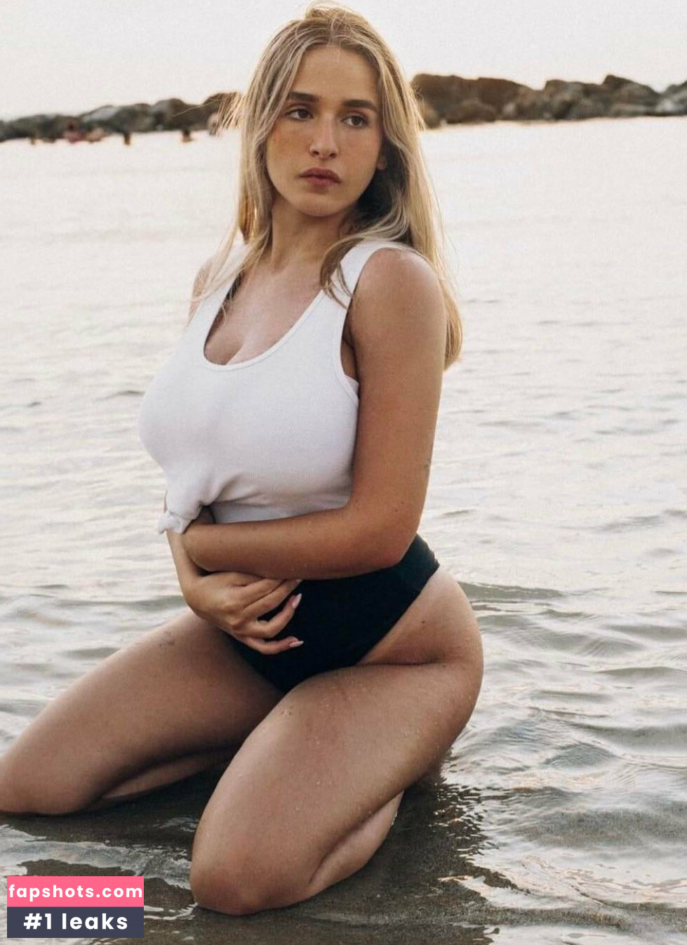 Noa Perets Nude Leaks OnlyFans Photos #12 - LeakJerk