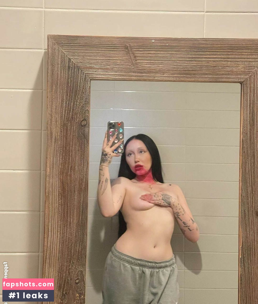 Noah Cyrus gallery photo #453