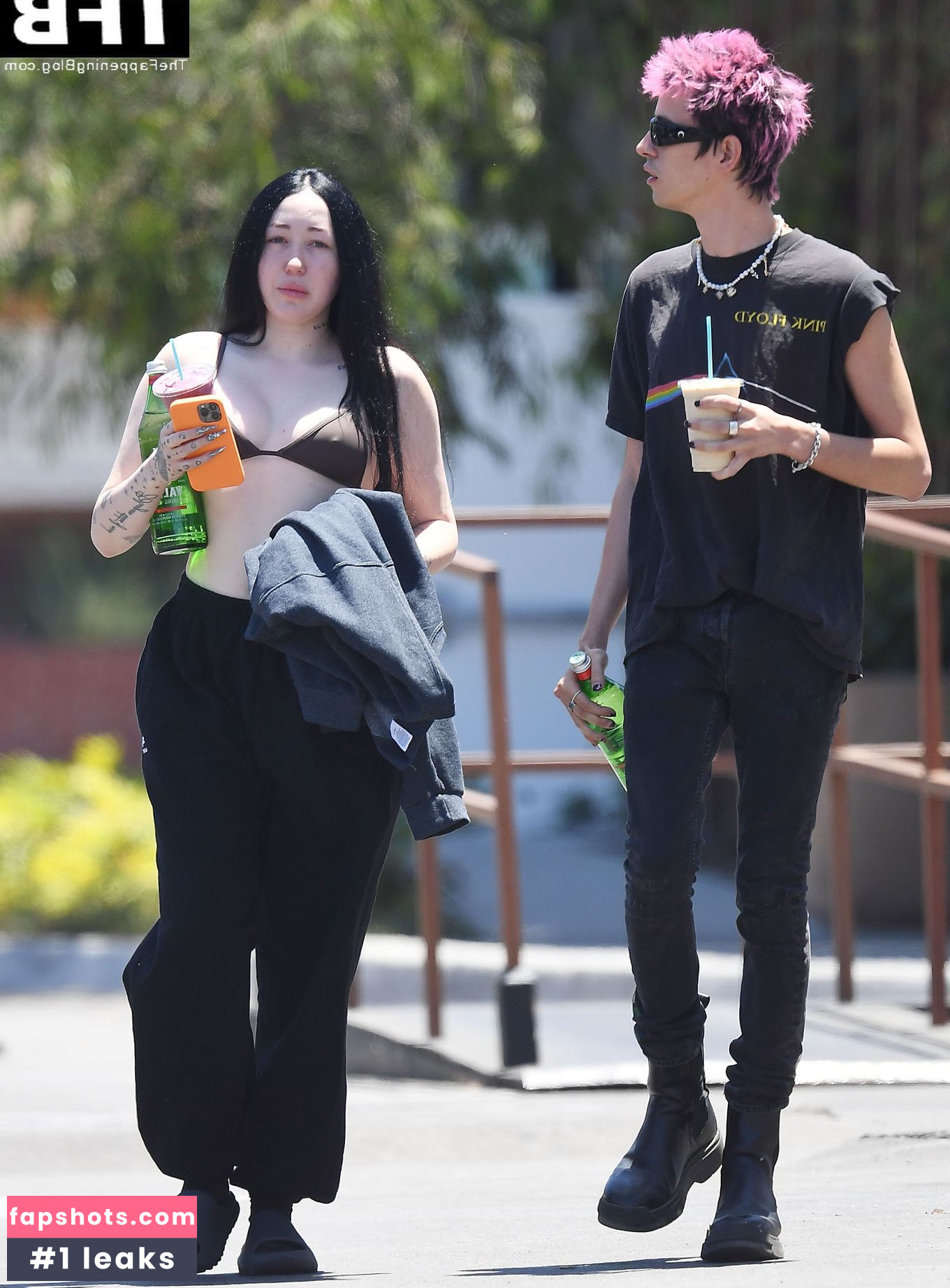 Noah Cyrus gallery photo #470