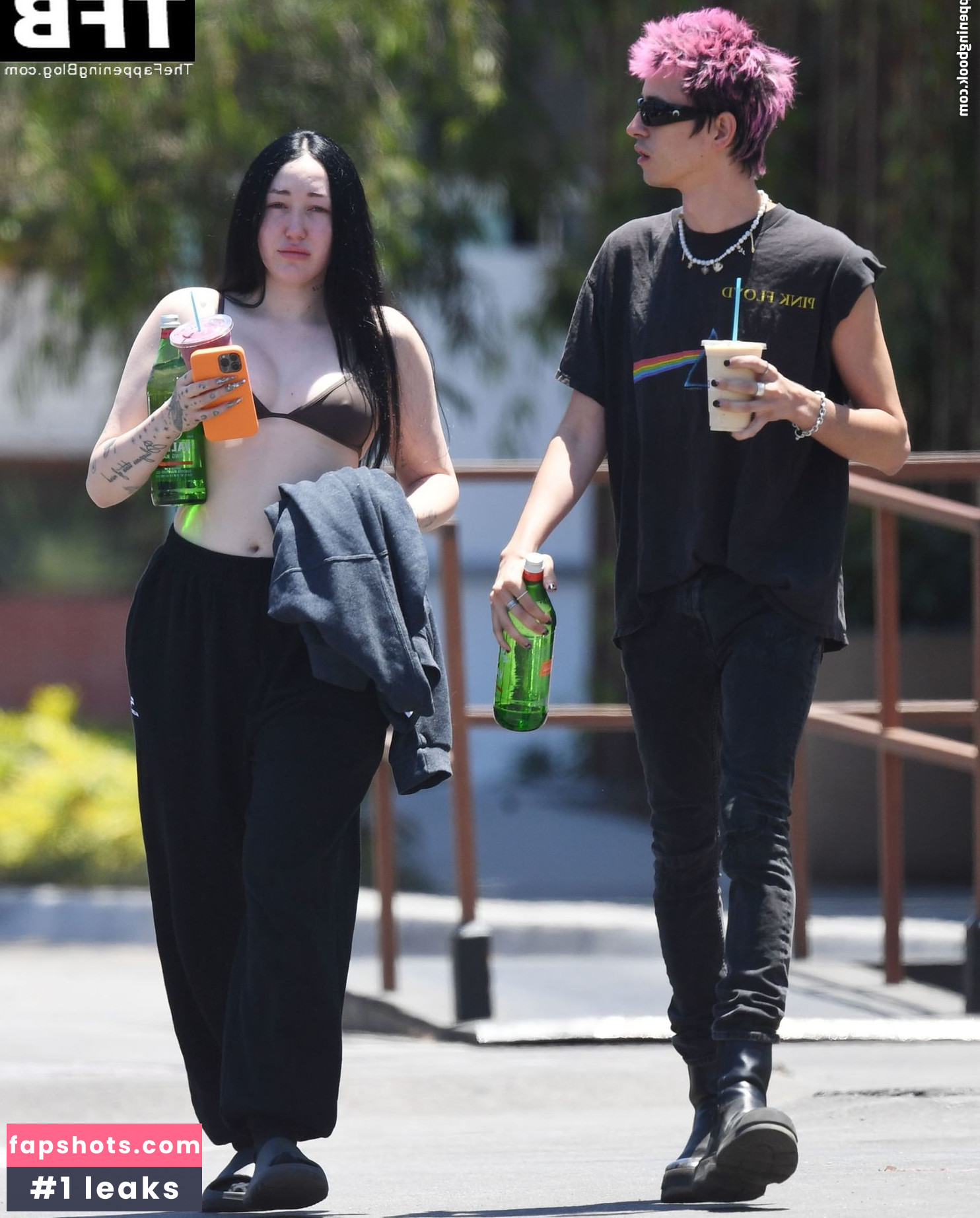 Noah Cyrus gallery photo #474