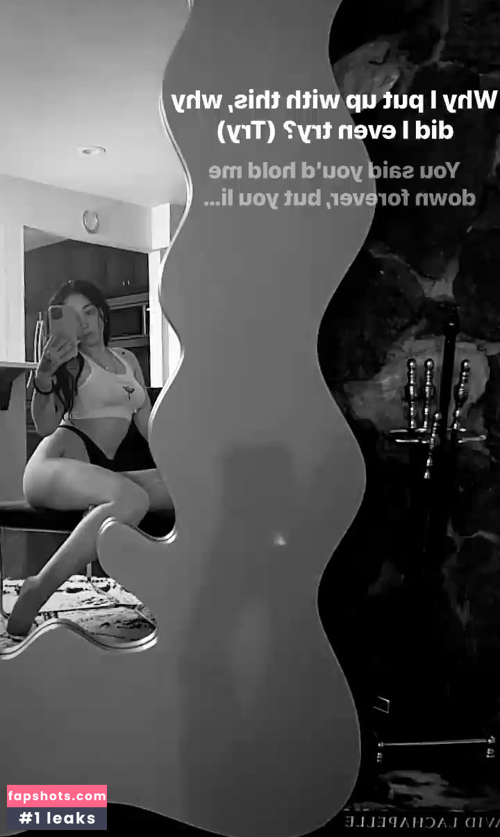 Noah Cyrus gallery photo #490