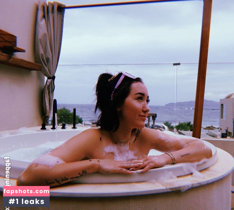 Noah Cyrus gallery photo #498