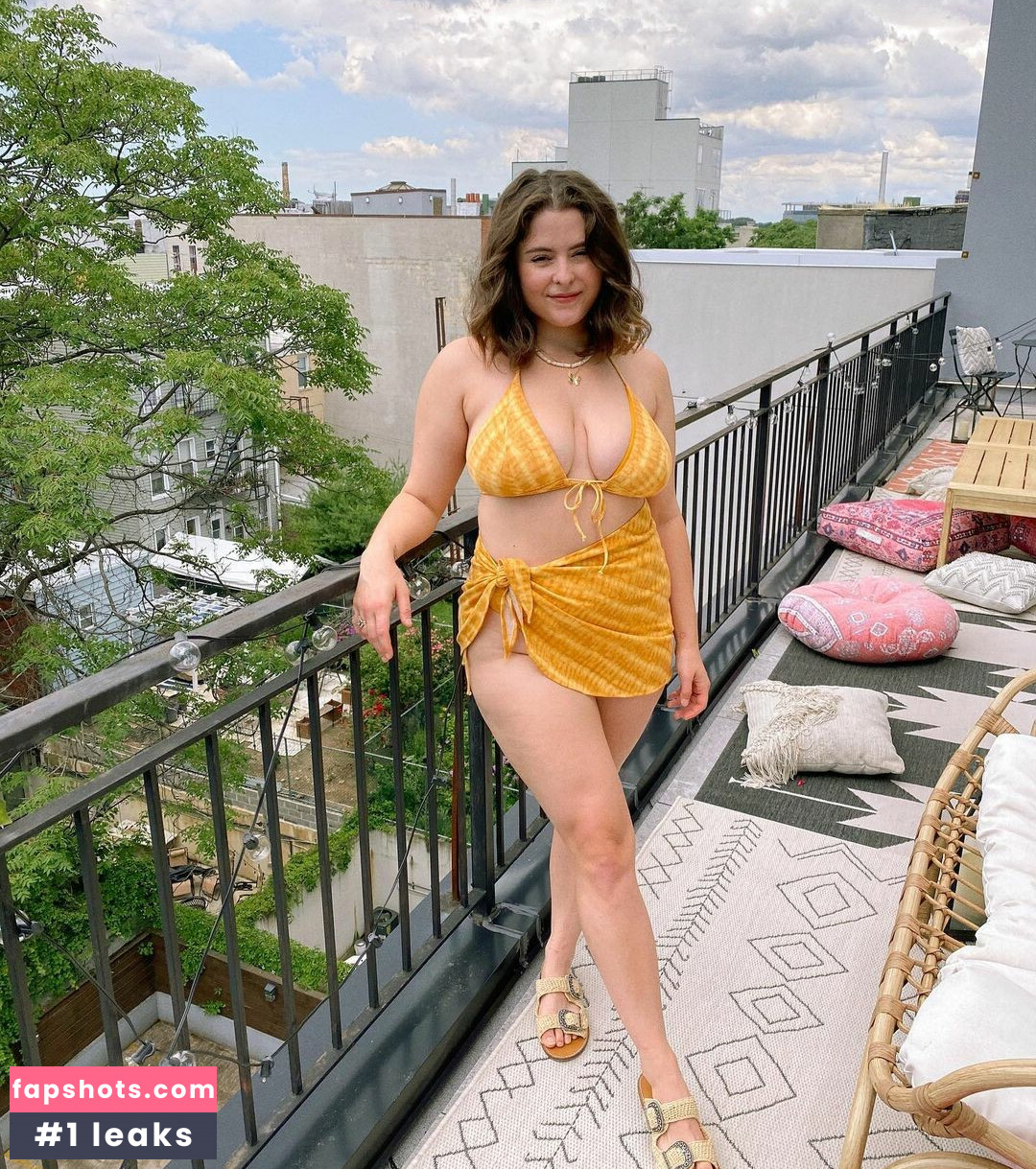 Noelle Downing gallery photo #17