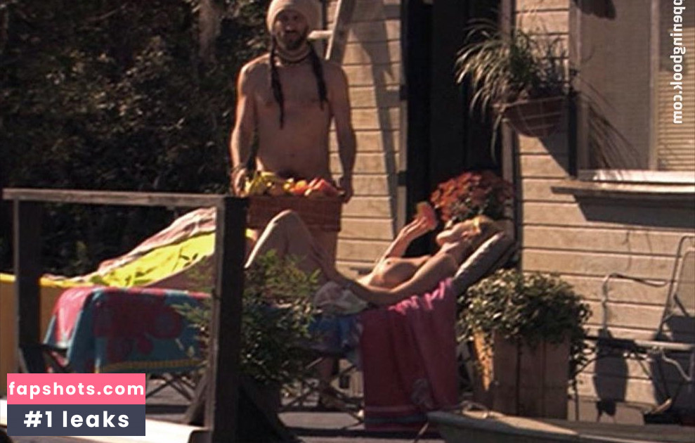 Noelle Evans gallery photo #13