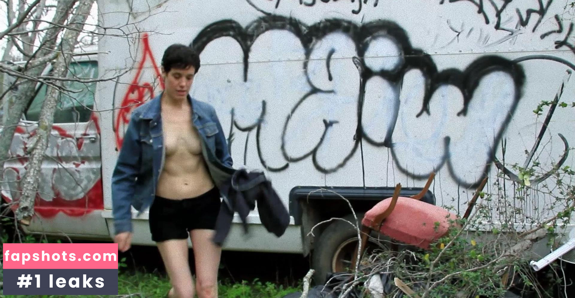 Noelle Messier gallery photo #7