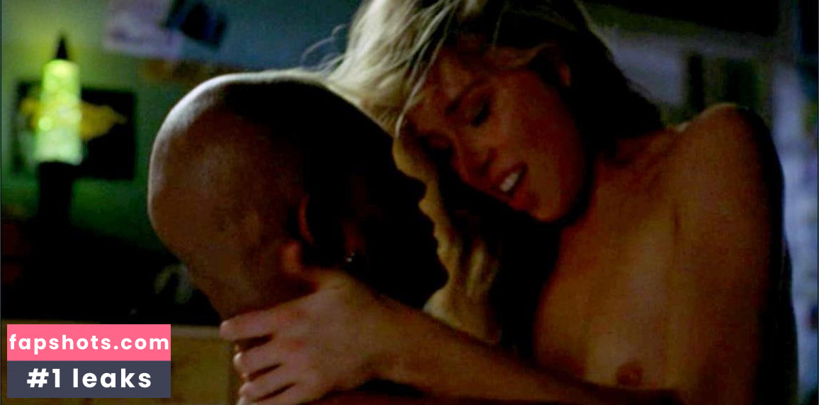 Noelle Reno nude babe gallery