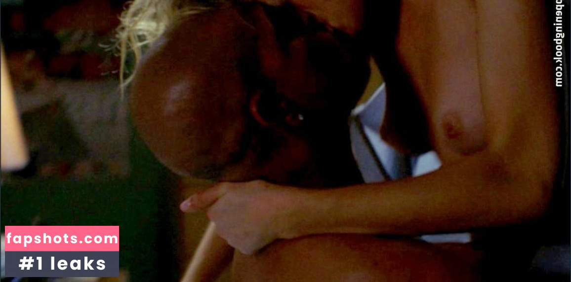 Noelle Reno gallery photo #8