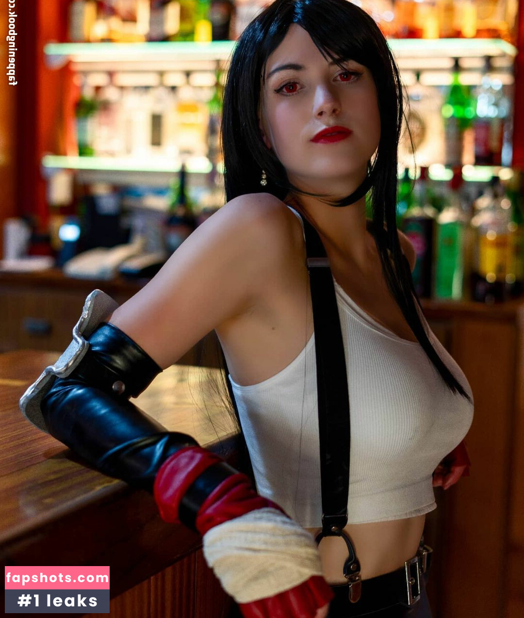 Noelle Sama gallery photo #20