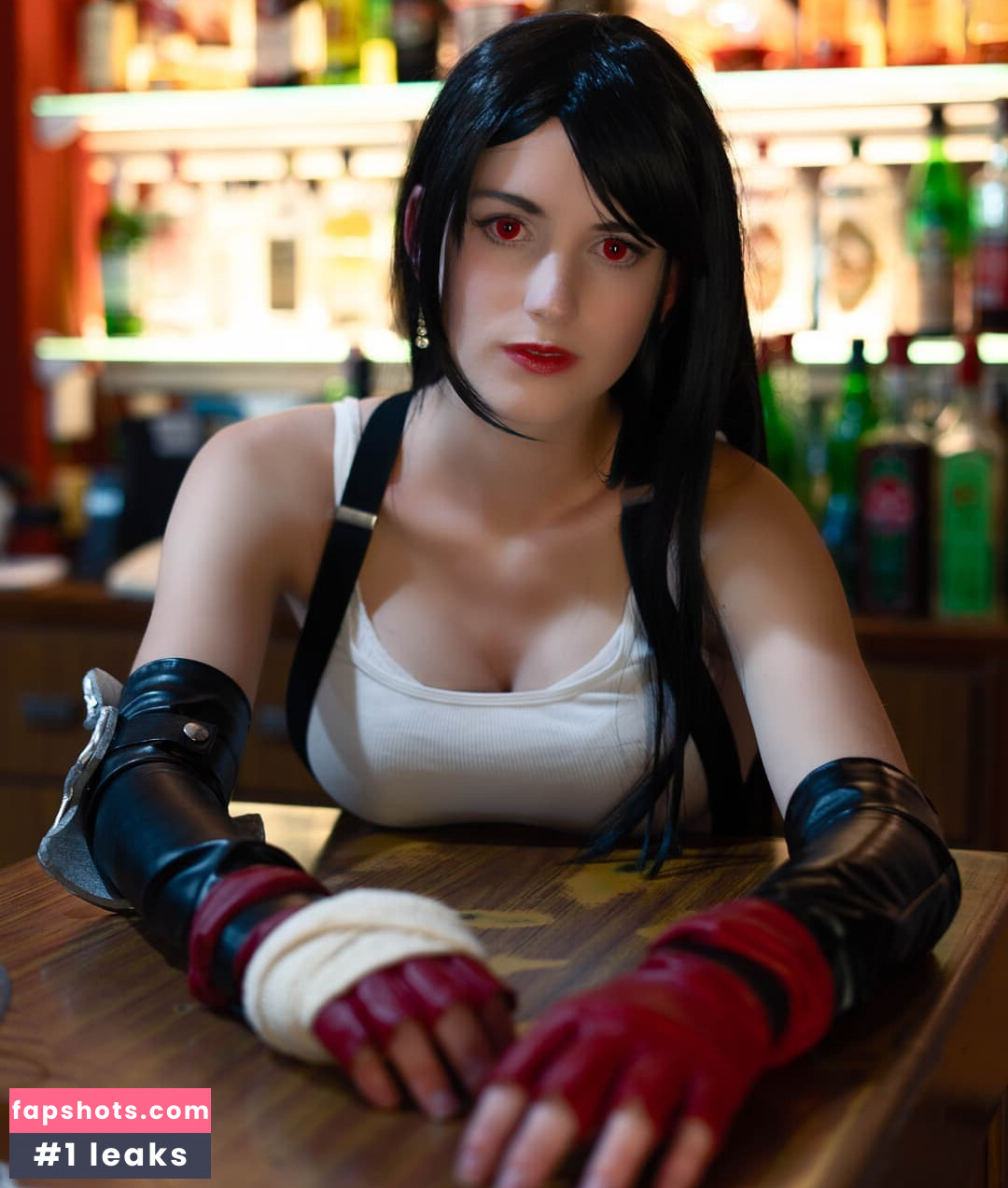 Noelle Sama gallery photo #30