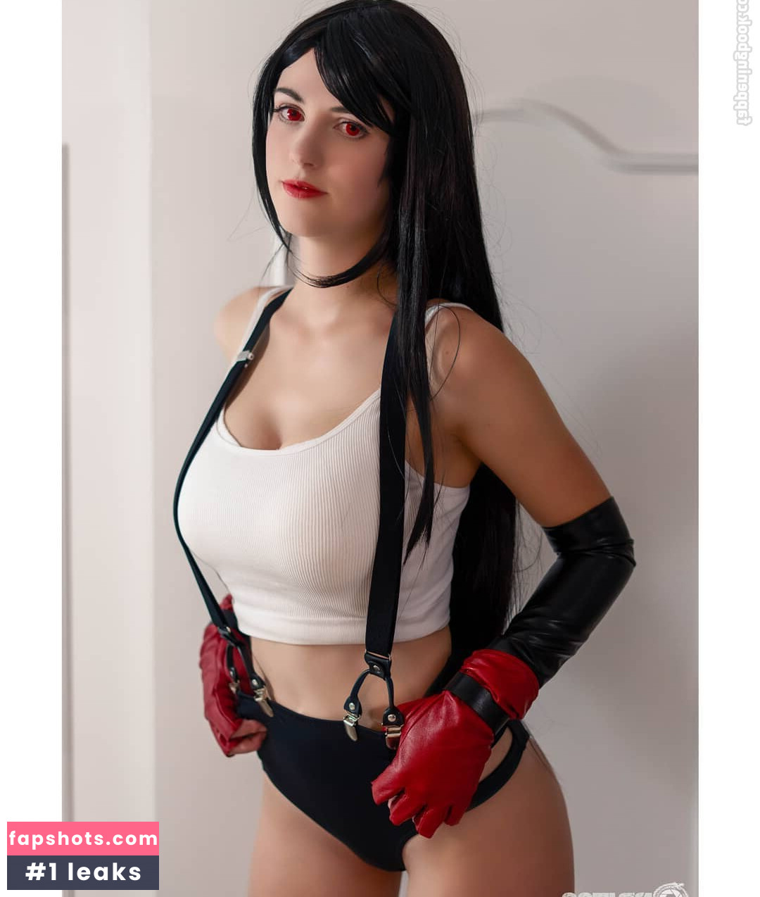 Noelle Sama gallery photo #33