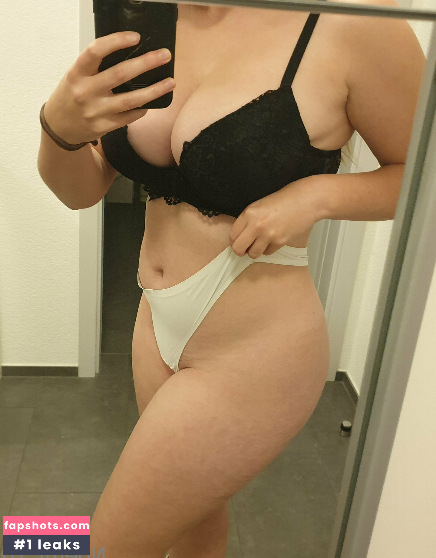 noemi_70 gallery photo #10