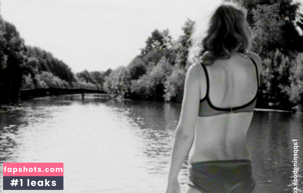 Noemi Steuer gallery photo #3