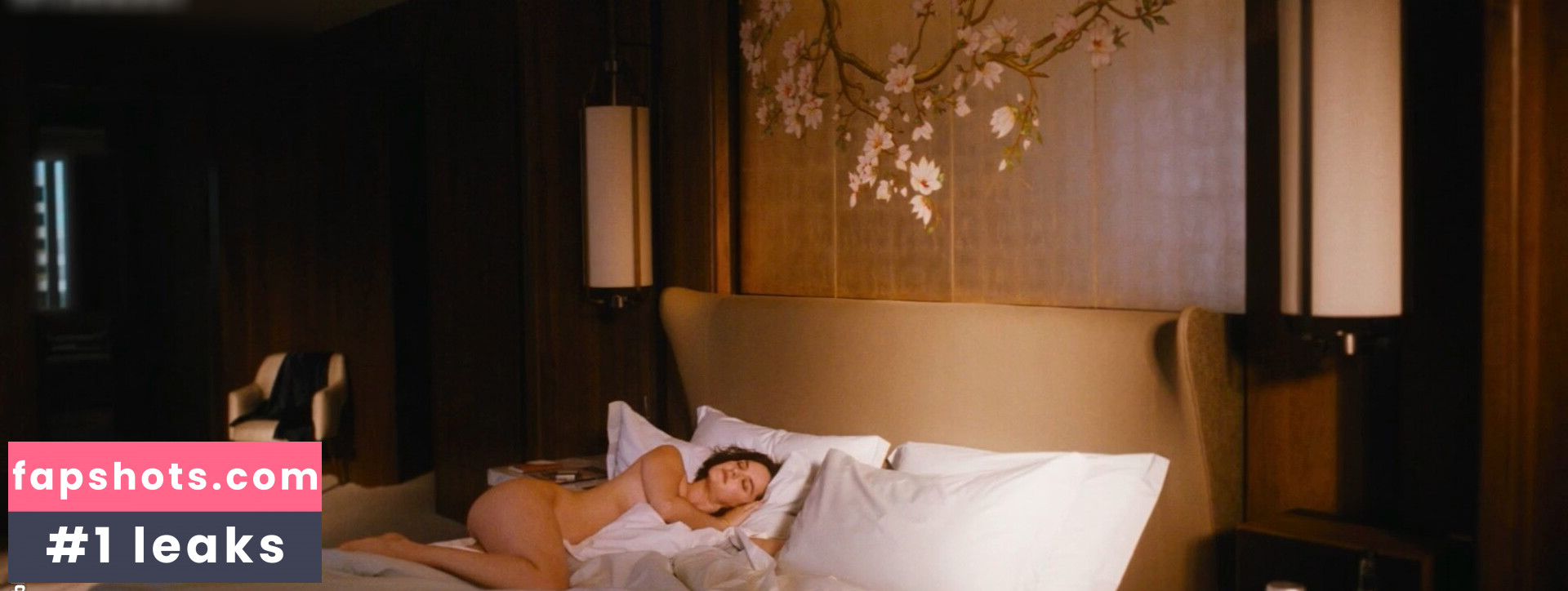 Noemie Merlant gallery photo #18