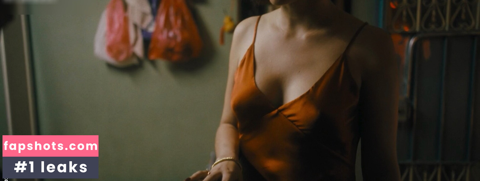 Noemie Merlant nude babe gallery