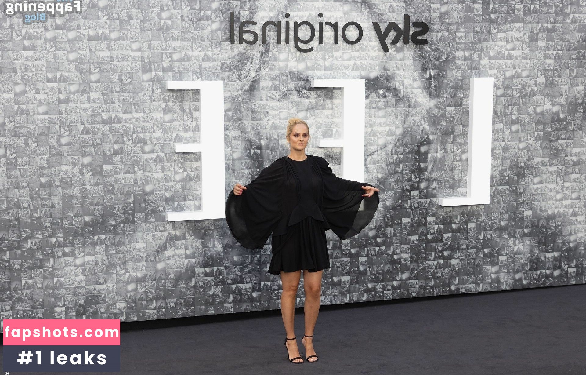 Noemie Merlant gallery photo #36