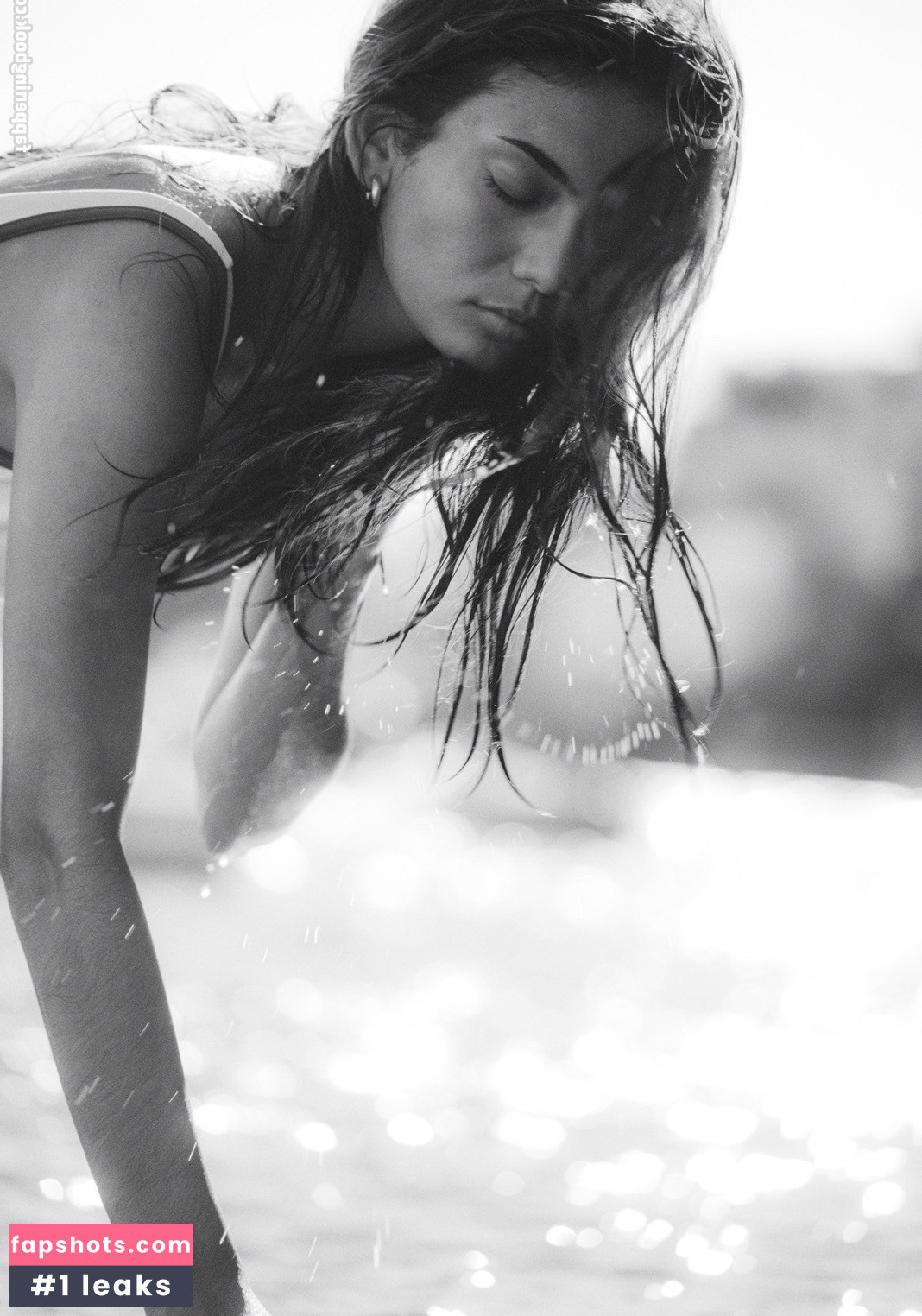 Noemie Noyal gallery photo #13