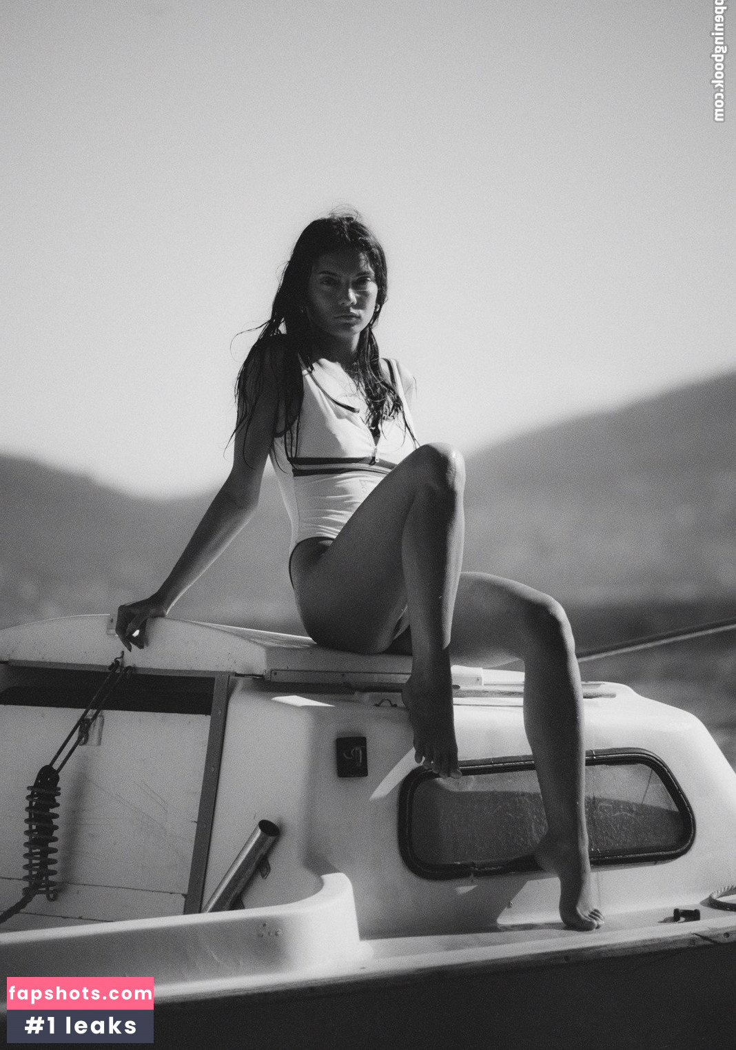 Noemie Noyal gallery photo #16