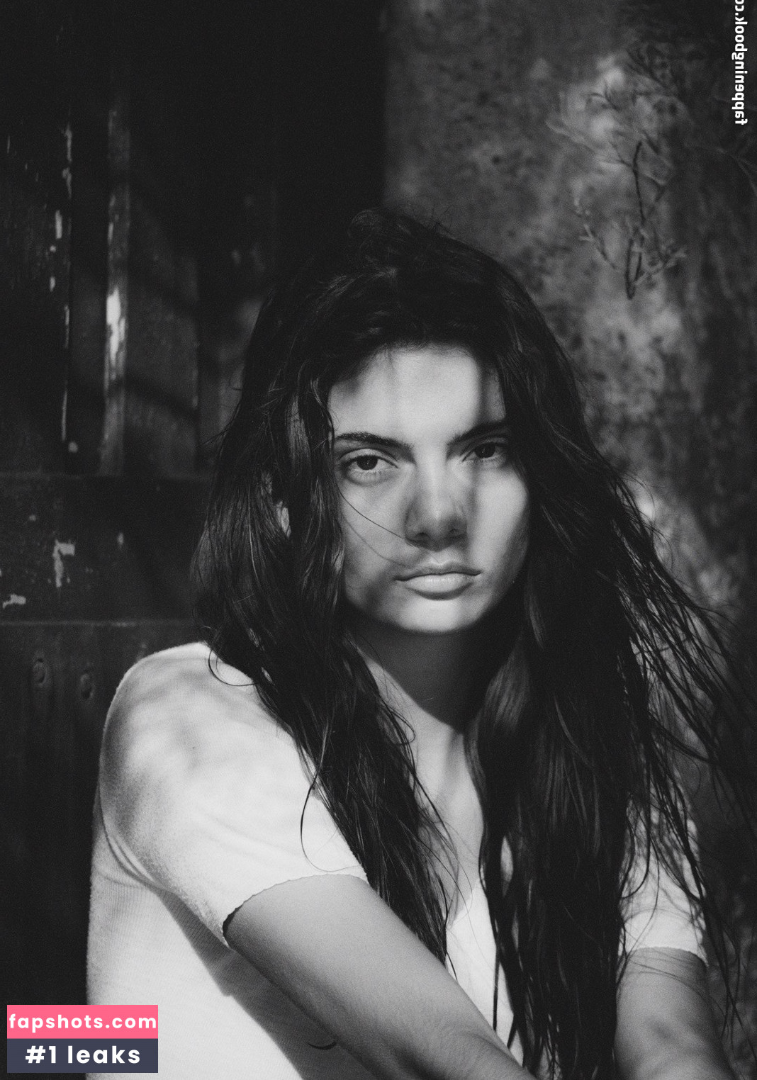 Noemie Noyal gallery photo #21