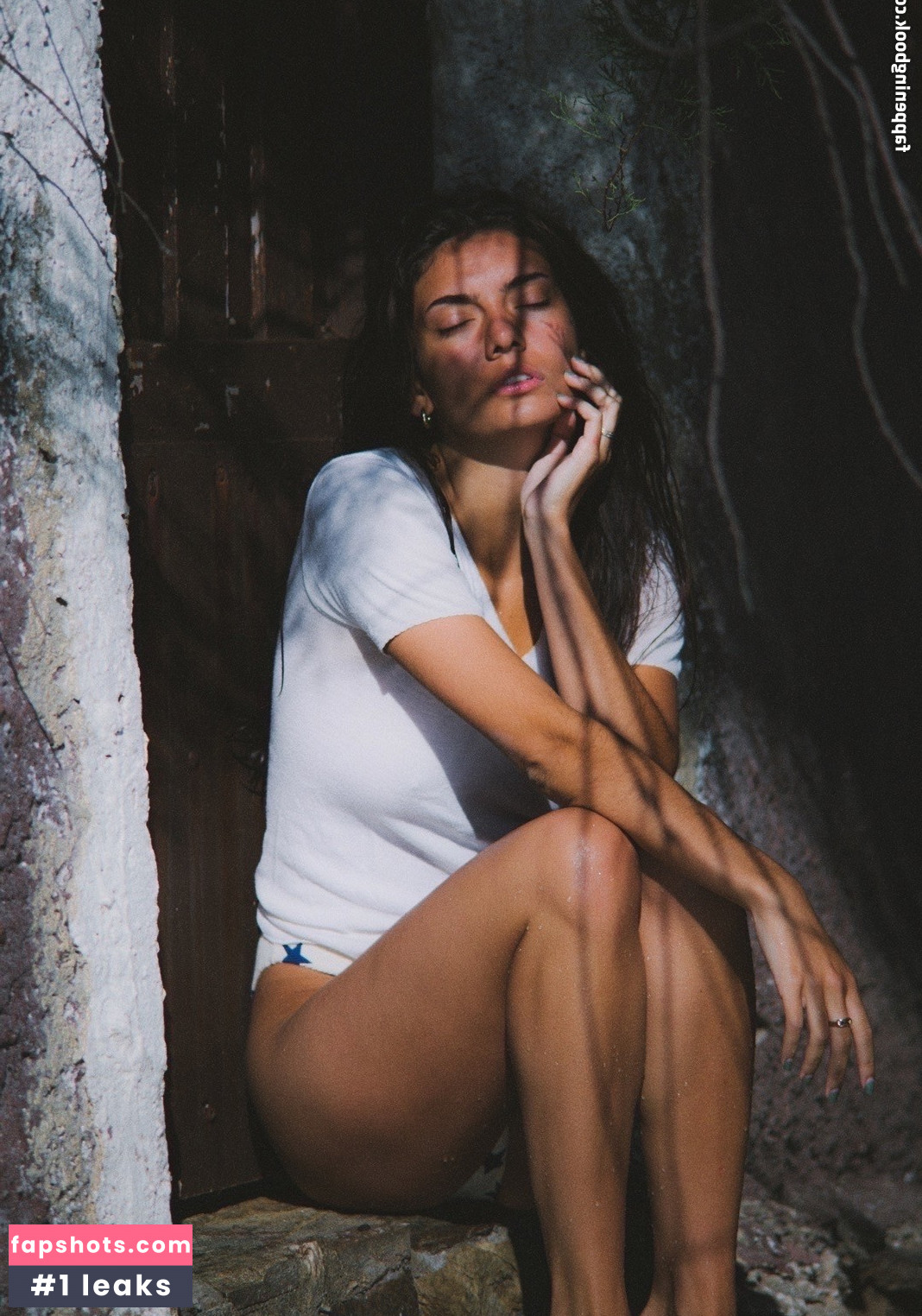 Noemie Noyal gallery photo #23