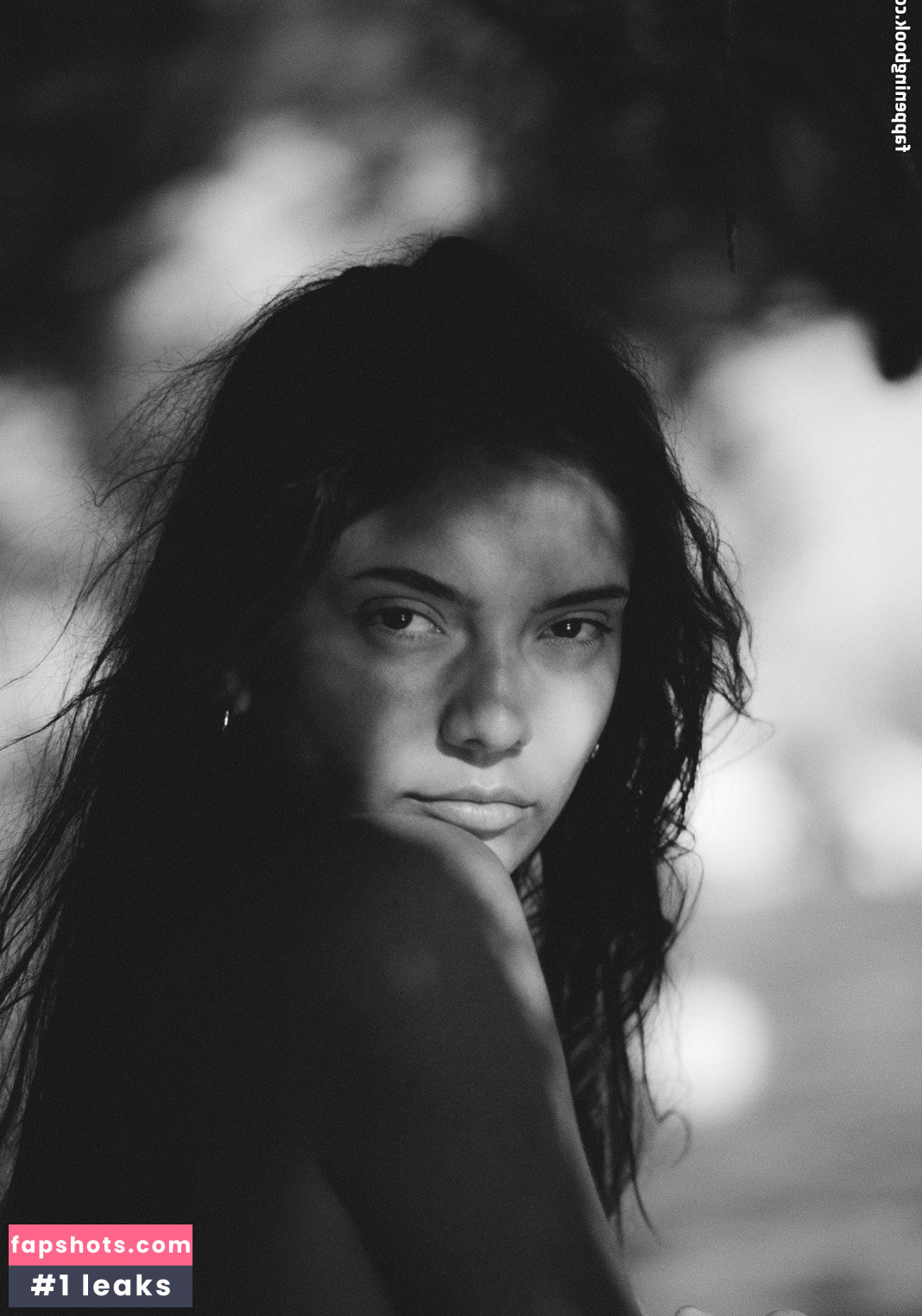 Noemie Noyal gallery photo #24