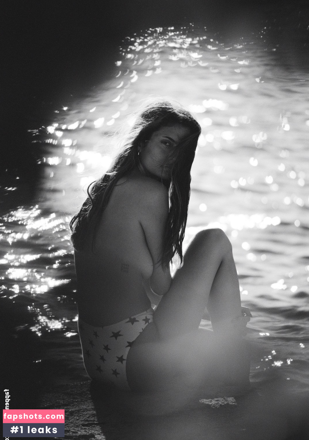 Noemie Noyal gallery photo #4