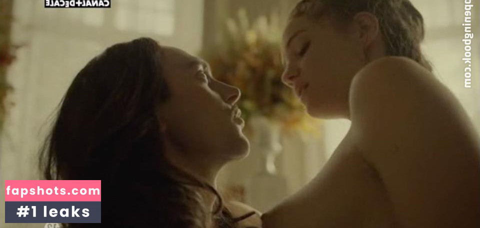 Noémie Schmidt nude babe gallery