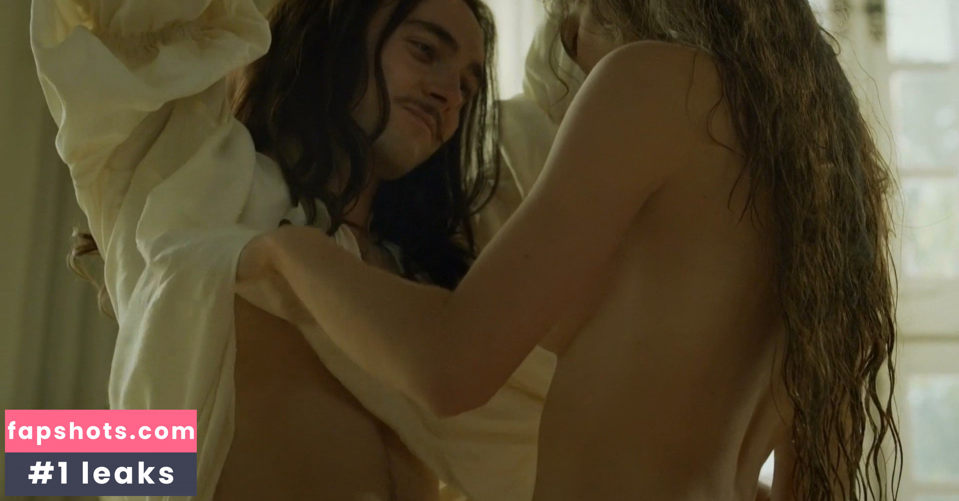 Noémie Schmidt gallery photo #3