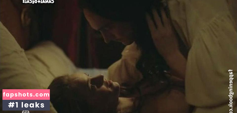 Noémie Schmidt gallery photo #9