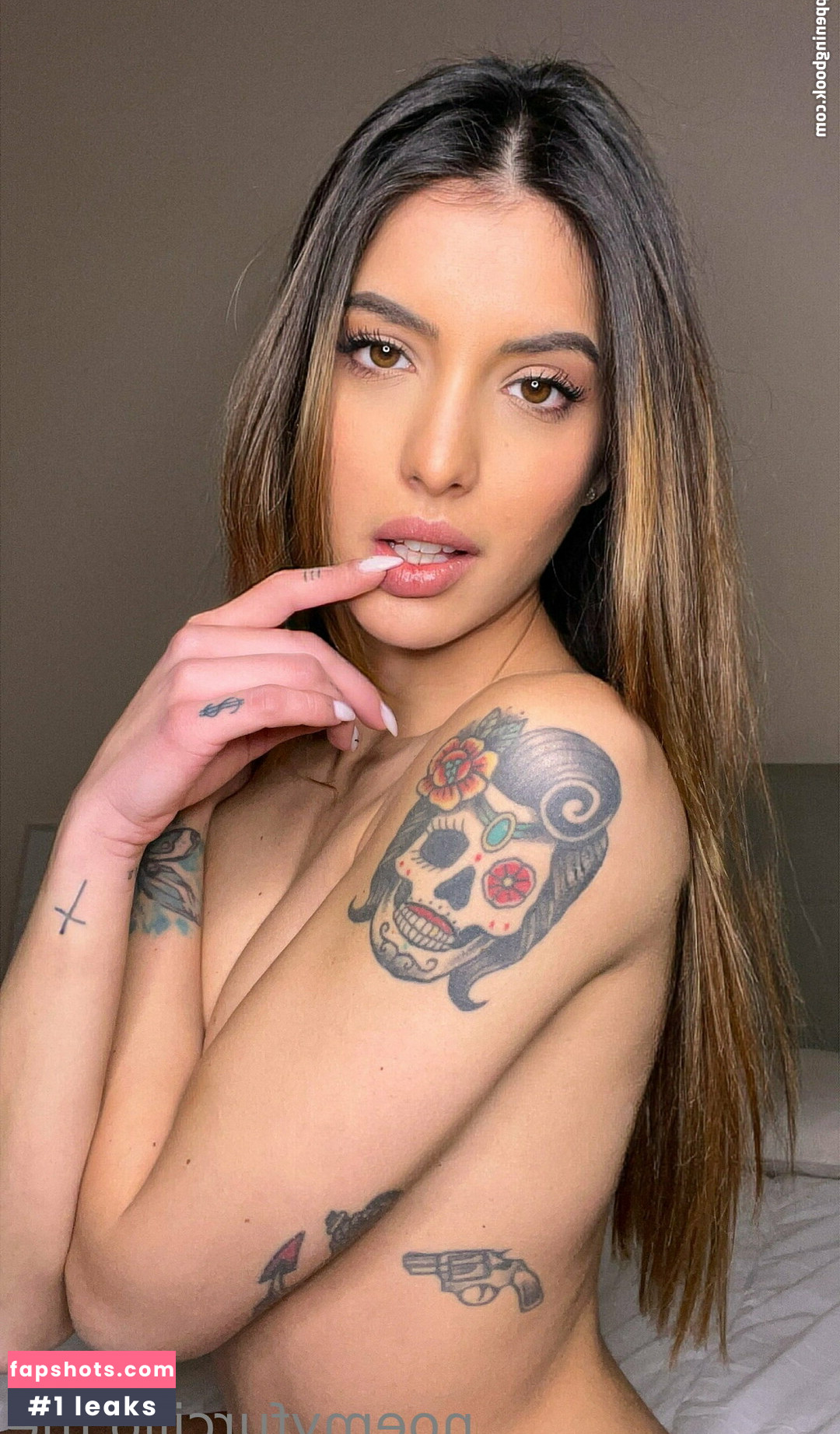 Noemy94 gallery photo #21