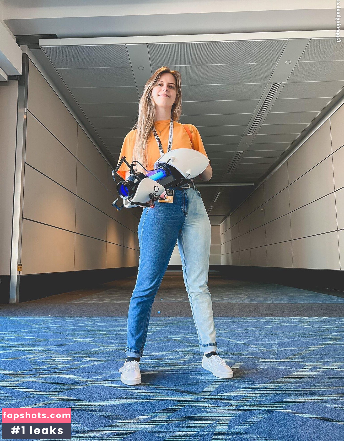 NoisyButters gallery photo #11