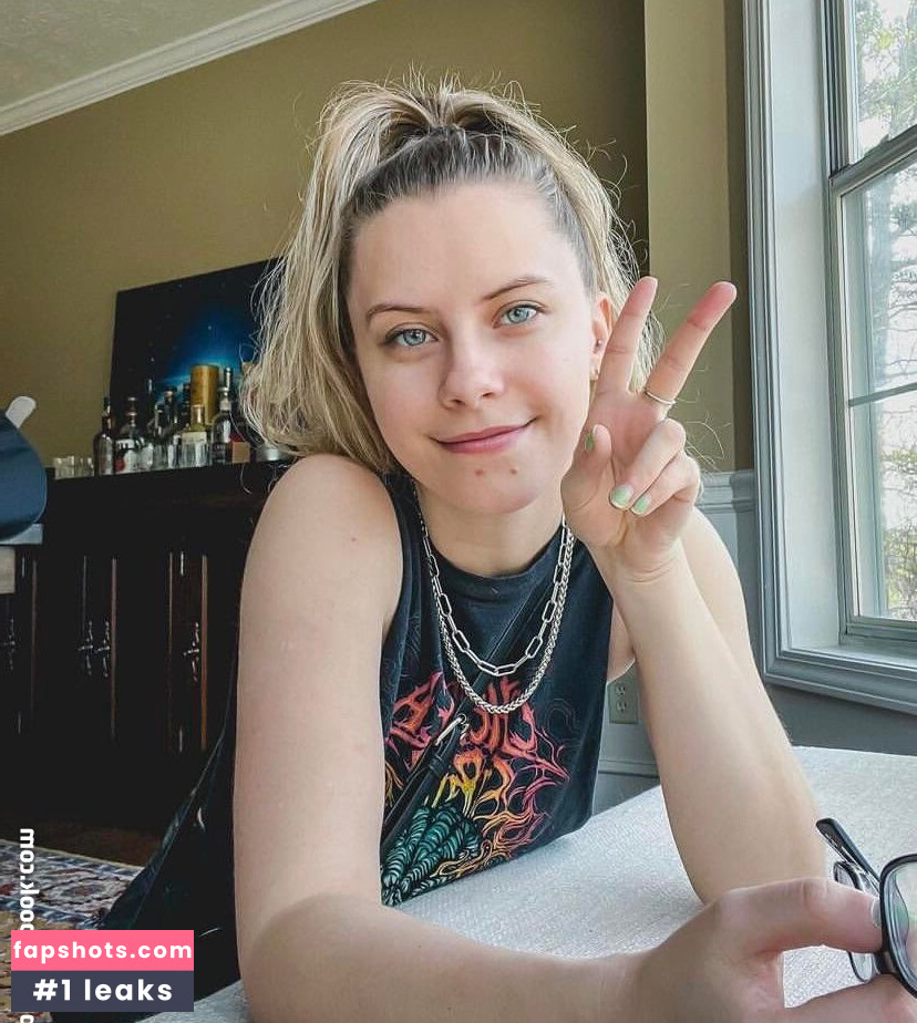 NoisyButters gallery photo #13