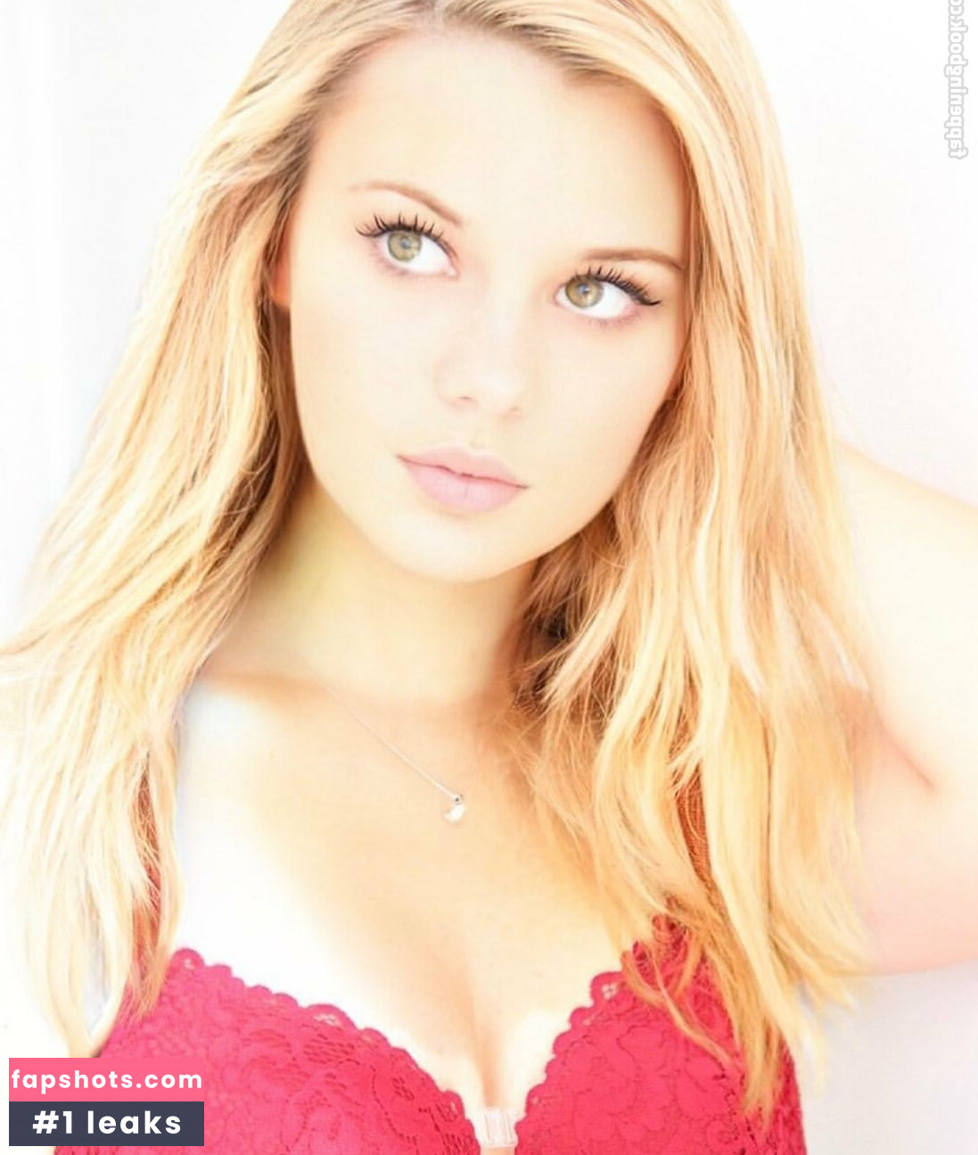 Nolwenn Dis gallery photo #24