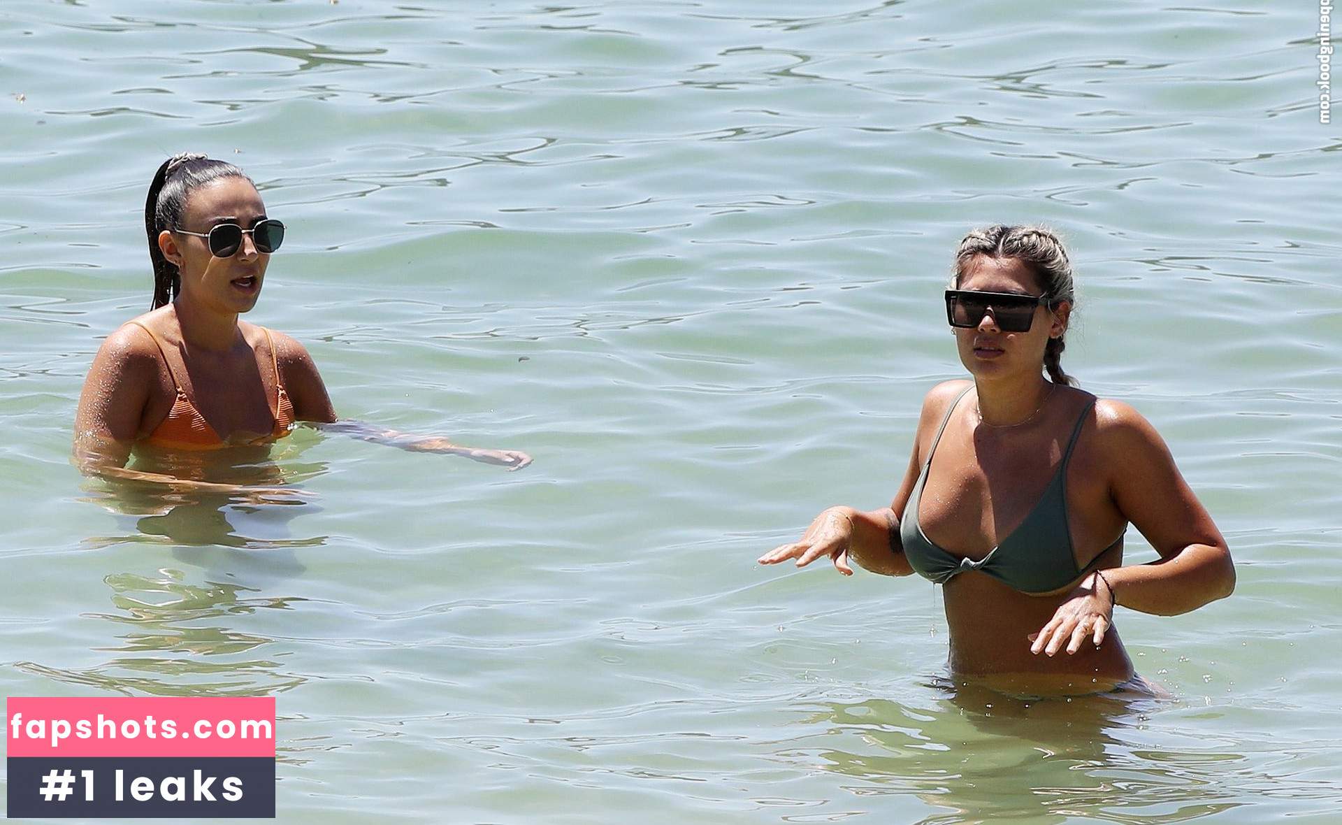 Noni Janur gallery photo #21