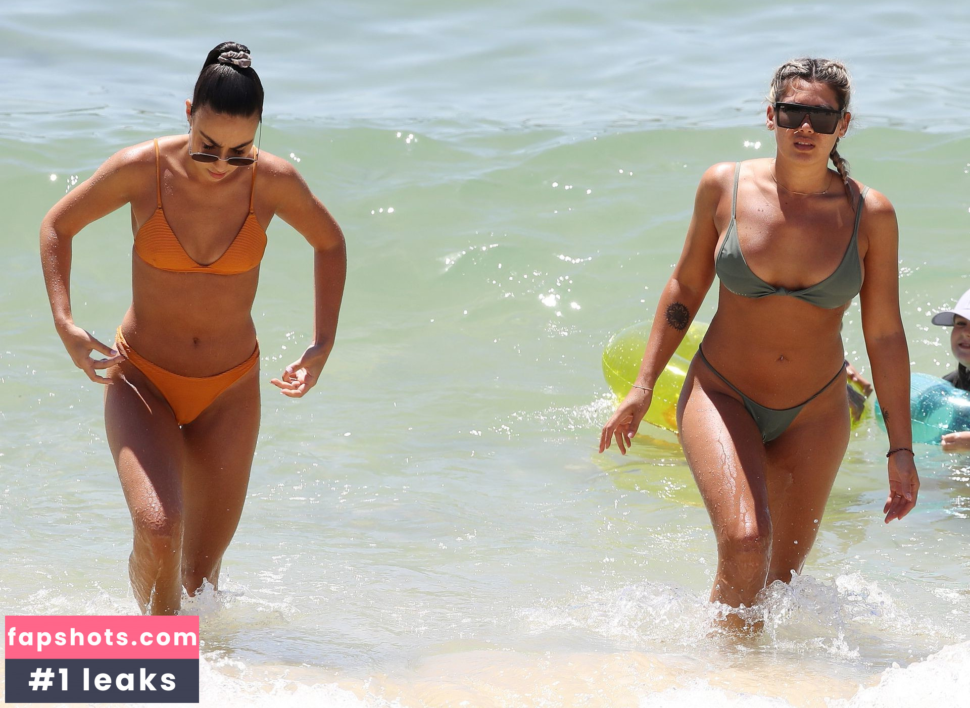 Noni Janur gallery photo #43