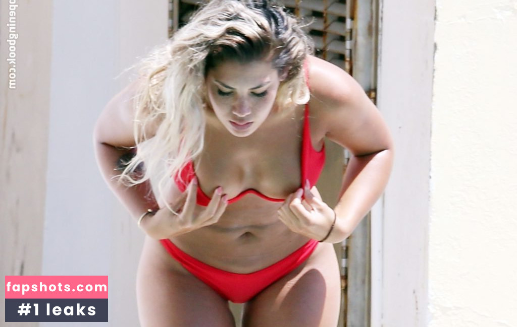 Noni Janur gallery photo #91