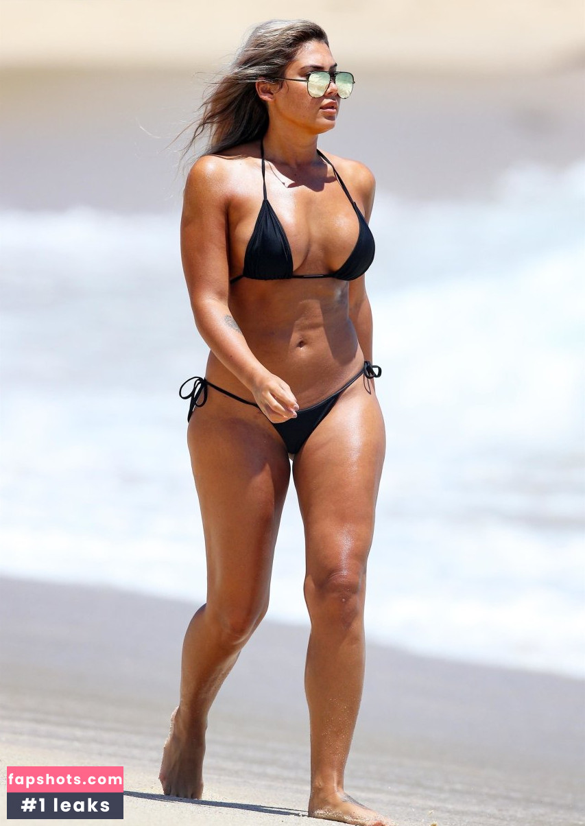 Noni Janur gallery photo #92