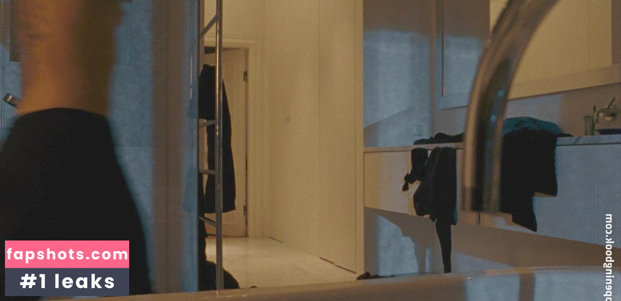 Noomi Rapace Nahé úniky fotek pouze od fanoušků #209 - Fapshots