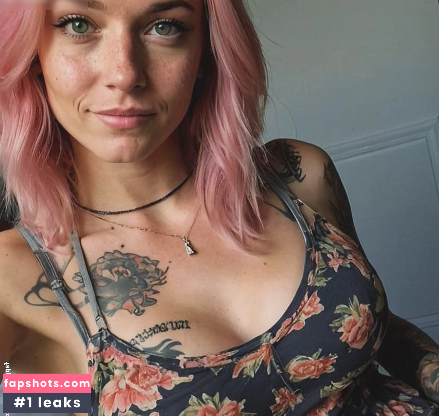 Noortje_art gallery photo #4