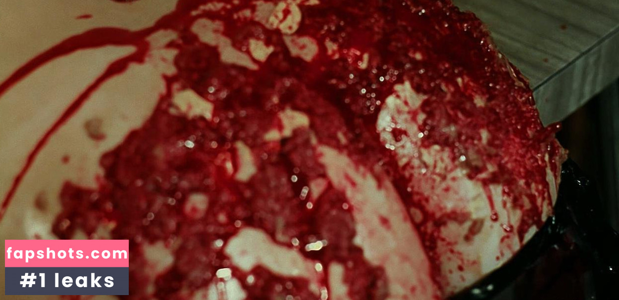 Nora Alexis gallery photo #2